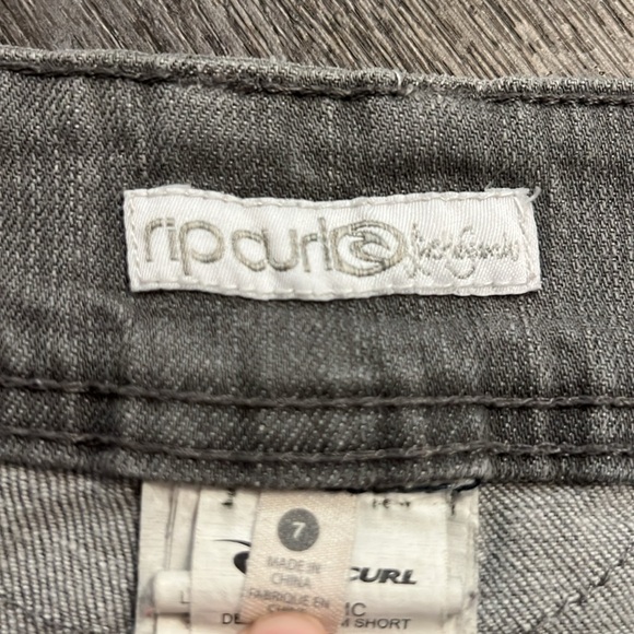 Rip Curl Jean shorts - Picture 4 of 4